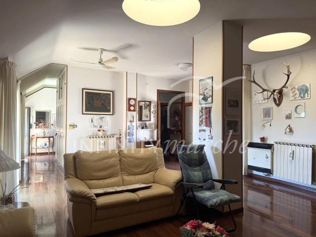 Appartamento in vendita a Borgo Pintura, Marche