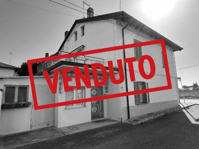 Appartamento in vendita a Mossa, Friuli-Venezia Giulia