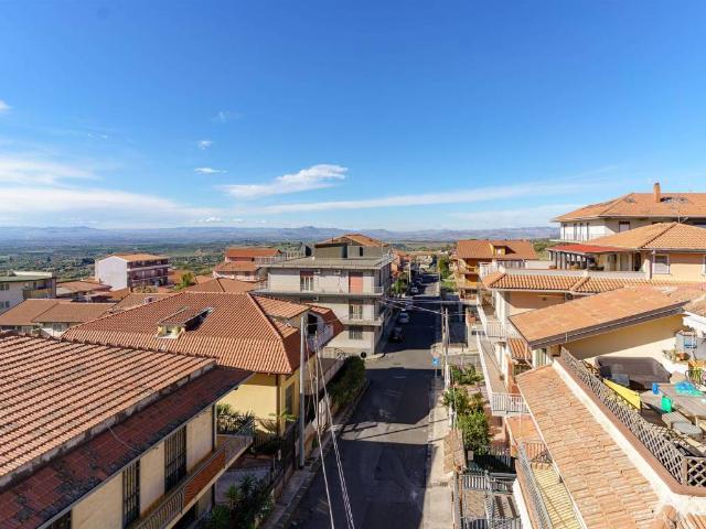 Appartamento in vendita a Motta Sant'anastasia, Catania