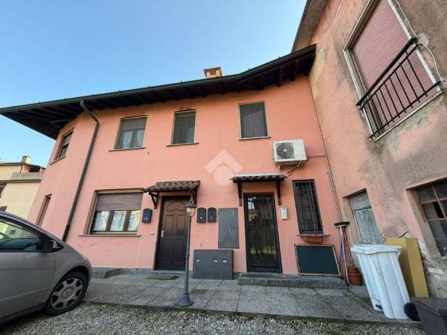Appartamento in vendita a Motta Visconti, Milano