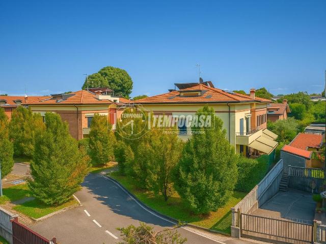 Appartamento in vendita a Muggiò, Lombardia