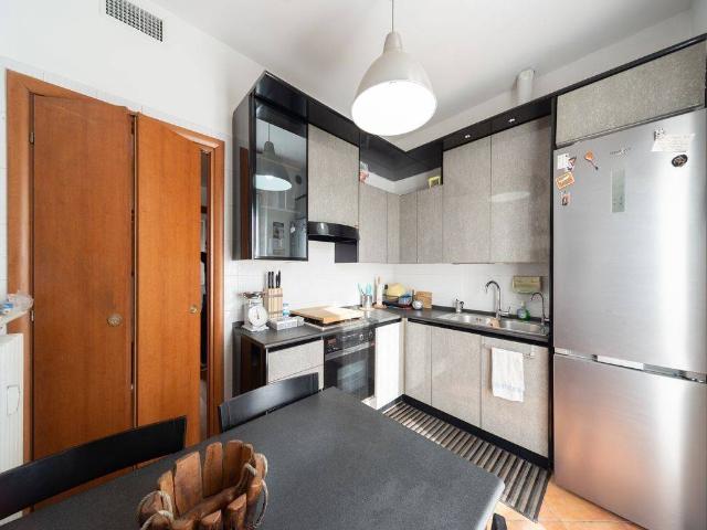 Appartamento in vendita a Muggiò, Lombardia