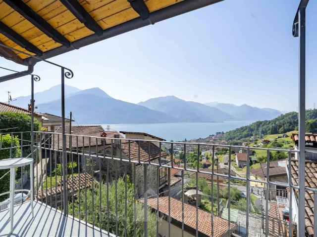 Appartamento in vendita a Musso, Lombardia