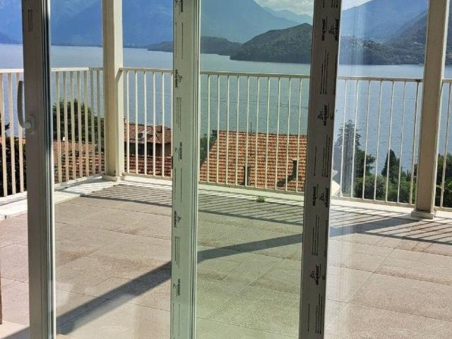 Appartamento in vendita a Musso, Lombardia
