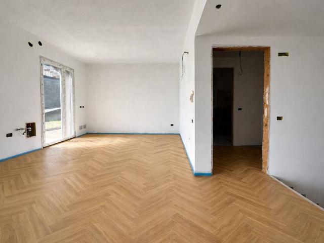 Appartamento in vendita a Musso, Lombardia