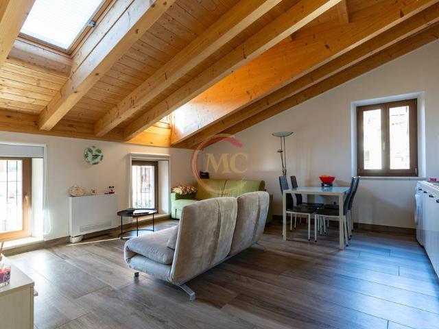 Villa Indipendente in vendita a Comunità Alto Garda e Ledro, Nago