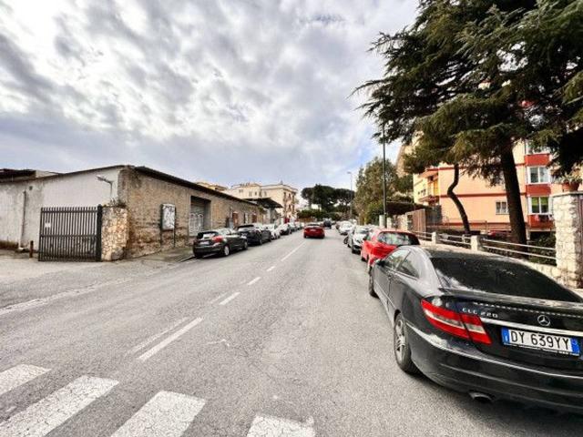 Appartamento in vendita a Coroglio, Campania