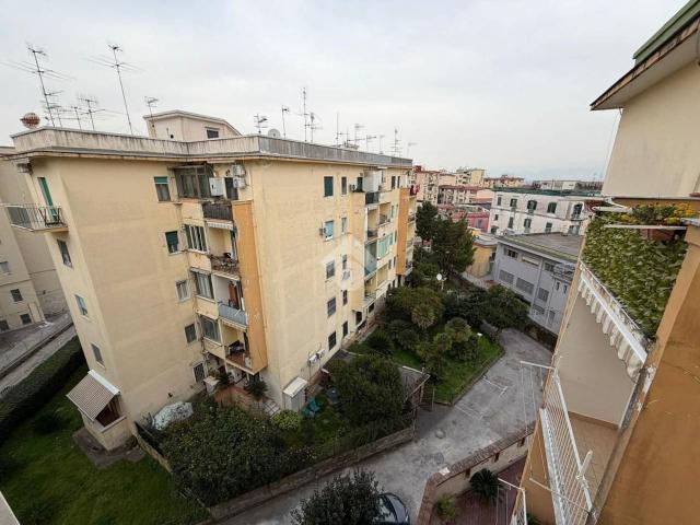 Appartamento in vendita a Municipalità 3, Campania