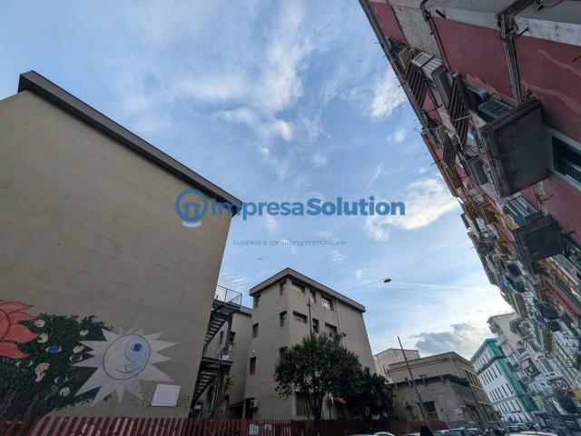 Appartamento in vendita a Vicaria, Napoli