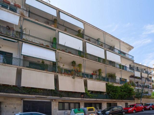 Appartamento in vendita a Municipalità 1, Campania