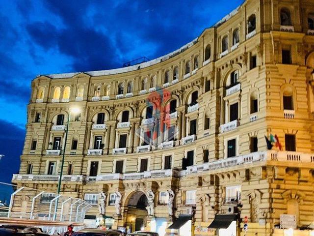 Appartamento in vendita a Mercato, Napoli