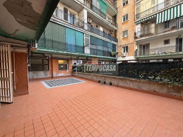 Appartamento in vendita a Vicaria, Napoli