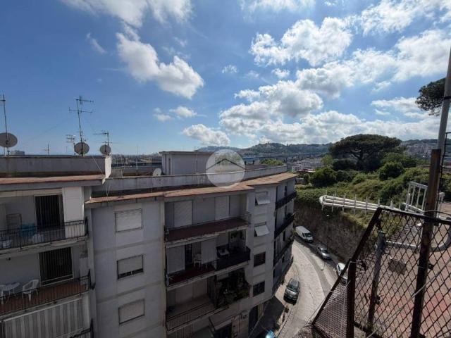 Appartamento in vendita a Municipalità 3, Campania