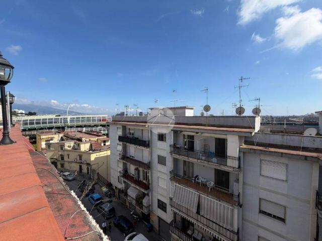 Appartamento in vendita a Municipalità 3, Campania