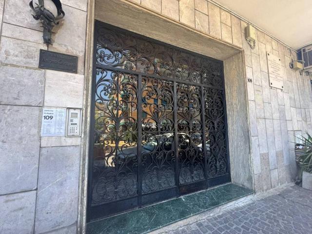 Appartamento in vendita a Municipalità 3, Campania