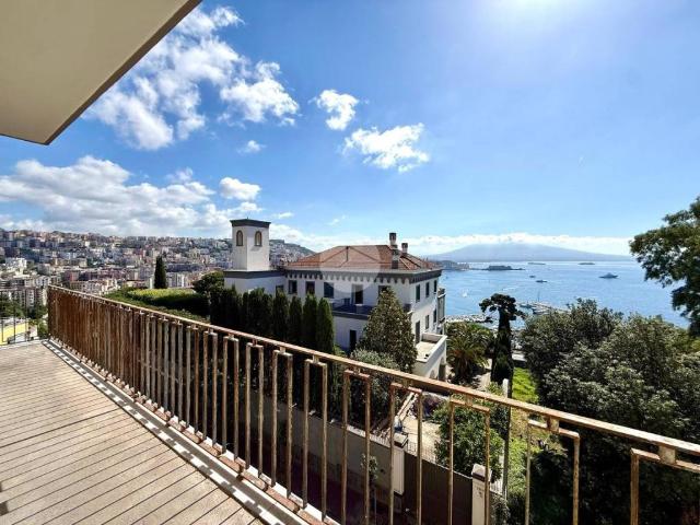 Appartamento in vendita a Chiaia, Napoli