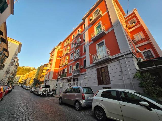 Appartamento in vendita a Fuorigrotta, Napoli