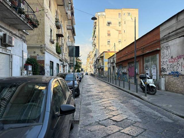 Appartamento in vendita a Mercato, Napoli