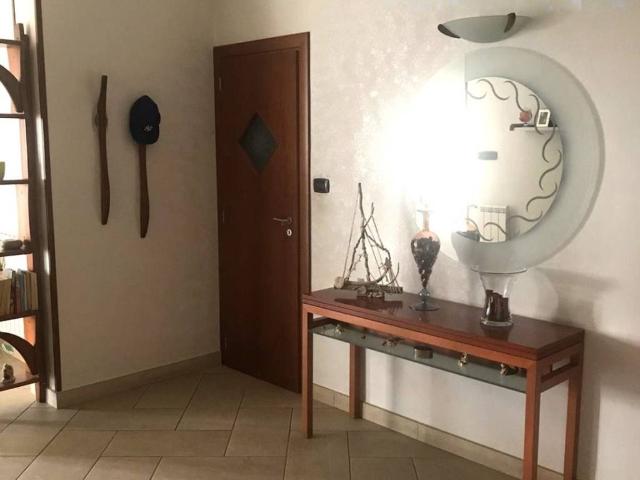 Appartamento in vendita a Paratina, Campania