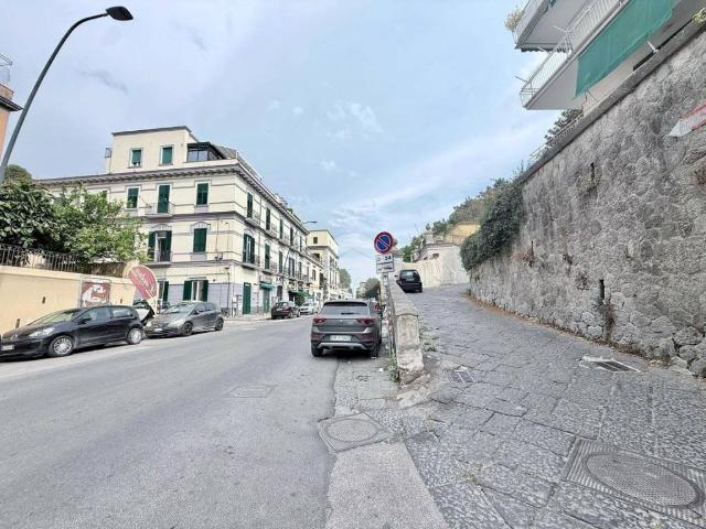 Appartamento in vendita a Coroglio, Campania