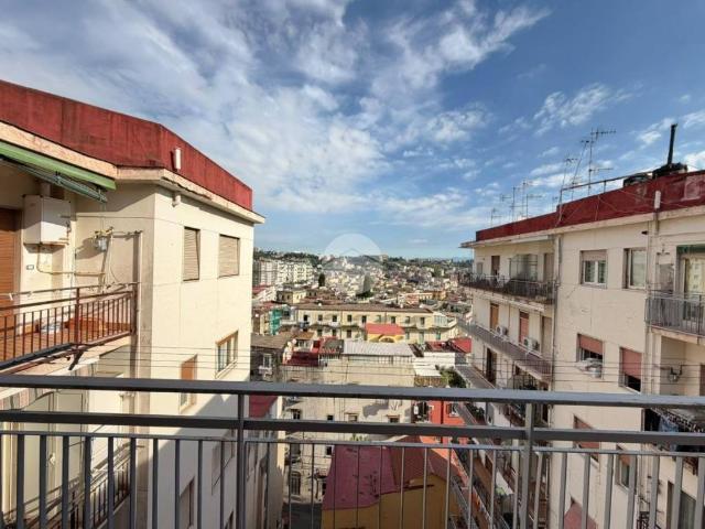 Appartamento in vendita a Avvocata, Napoli