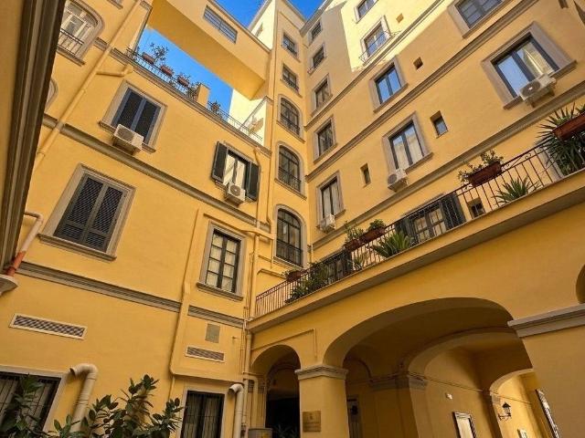 Appartamento in vendita a Municipalità 4, Campania