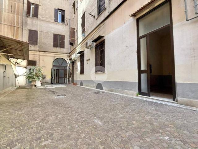 Appartamento in vendita a Municipalità 4, Campania