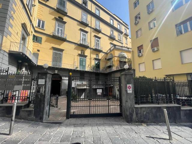 Appartamento in vendita a Porto, Napoli