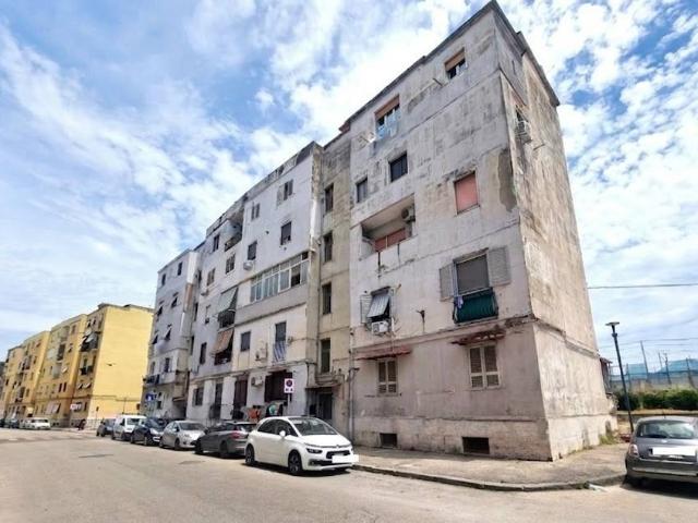 Appartamento in vendita a Municipalità 4, Campania
