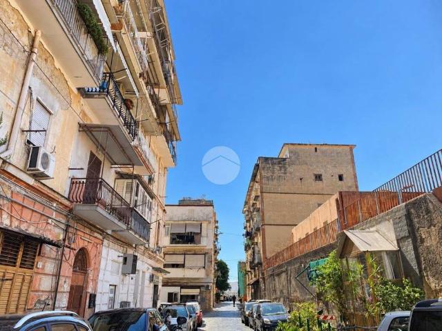 Appartamento in vendita a Mercato, Napoli