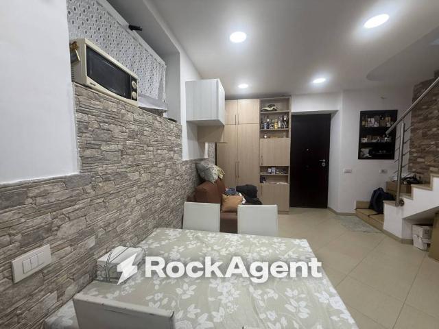 Appartamento in vendita a Vicaria, Napoli