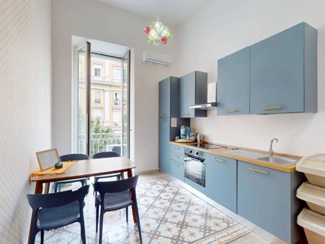 Appartamento in vendita a Vicaria, Napoli