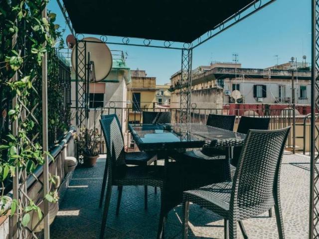 Appartamento in vendita a Porto, Napoli