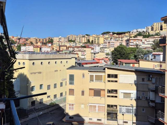 Appartamento in vendita a Municipalità 9, Campania
