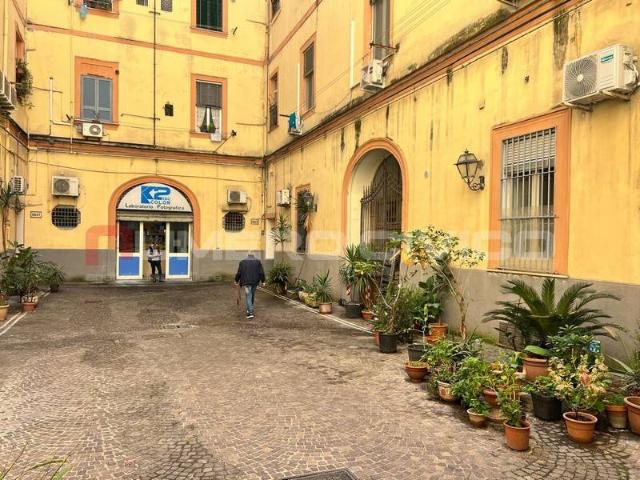 Appartamento in vendita a Municipalità 2, Mercato