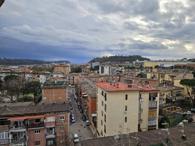 Appartamento in vendita a Municipalità 9, Campania