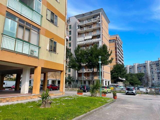 Appartamento in vendita a Municipalità 8, Campania