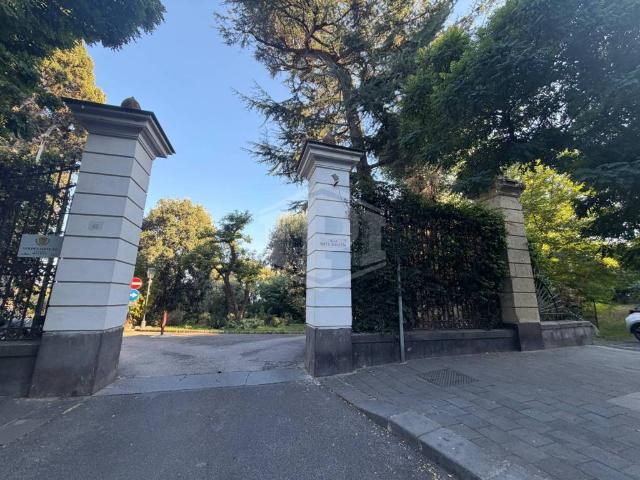 Appartamento in vendita a Posillipo, Napoli