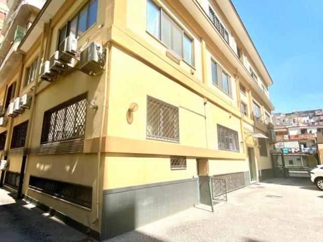 Appartamento in vendita a Municipalità 10, Campania