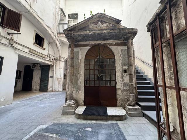 Appartamento in vendita a Porto, Napoli