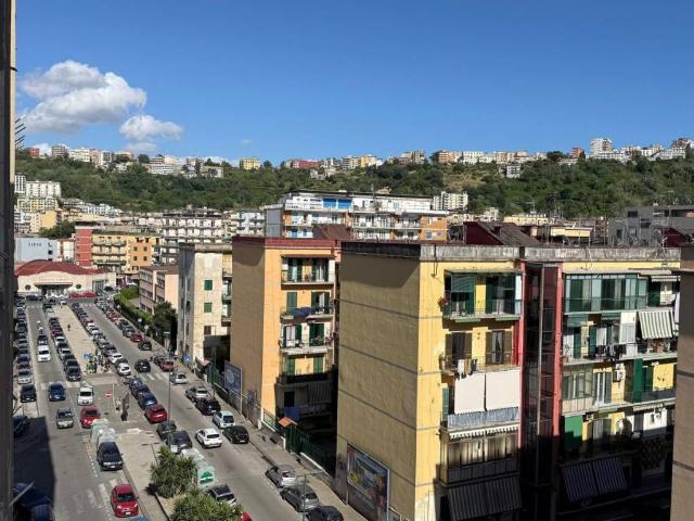 Appartamento in vendita a Municipalità 10, Campania