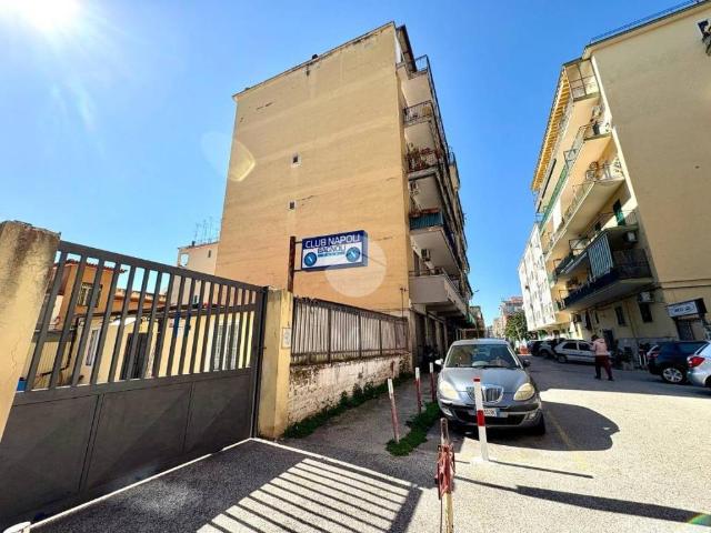 Appartamento in vendita a Municipalità 10, Campania