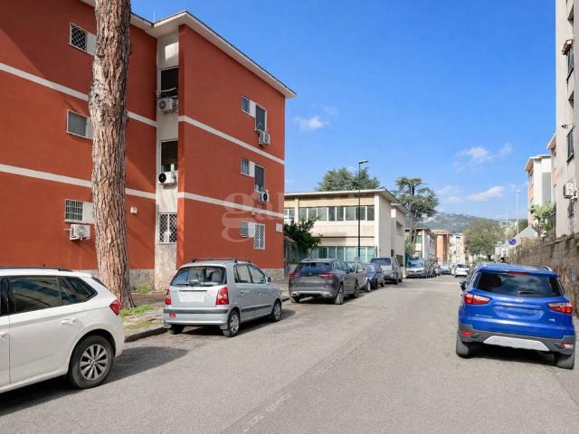 Appartamento in vendita a Municipalità 10, Campania