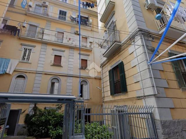 Appartamento in vendita a Avvocata, Napoli