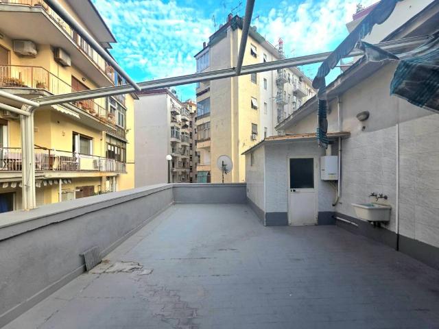 Appartamento in vendita a Arenella, Napoli