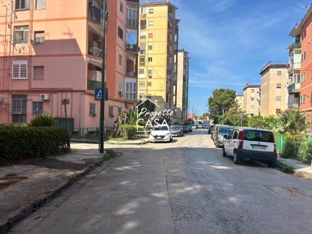 Appartamento in vendita a Municipalità 6, Campania