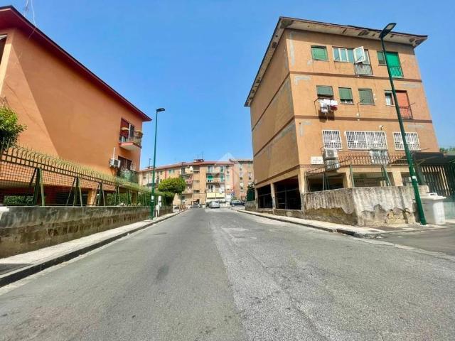 Appartamento in vendita a Soccavo, Napoli