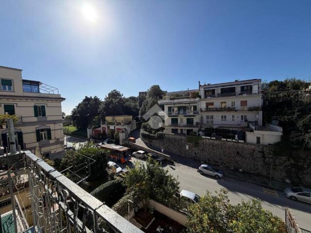 Appartamento in vendita a Coroglio, Campania