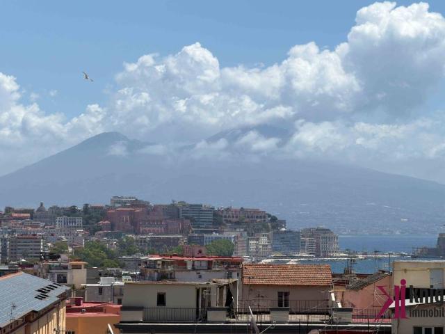 Appartamento in vendita a Municipalità 1, Campania