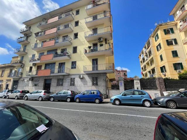 Appartamento in vendita a Municipalità 10, Campania